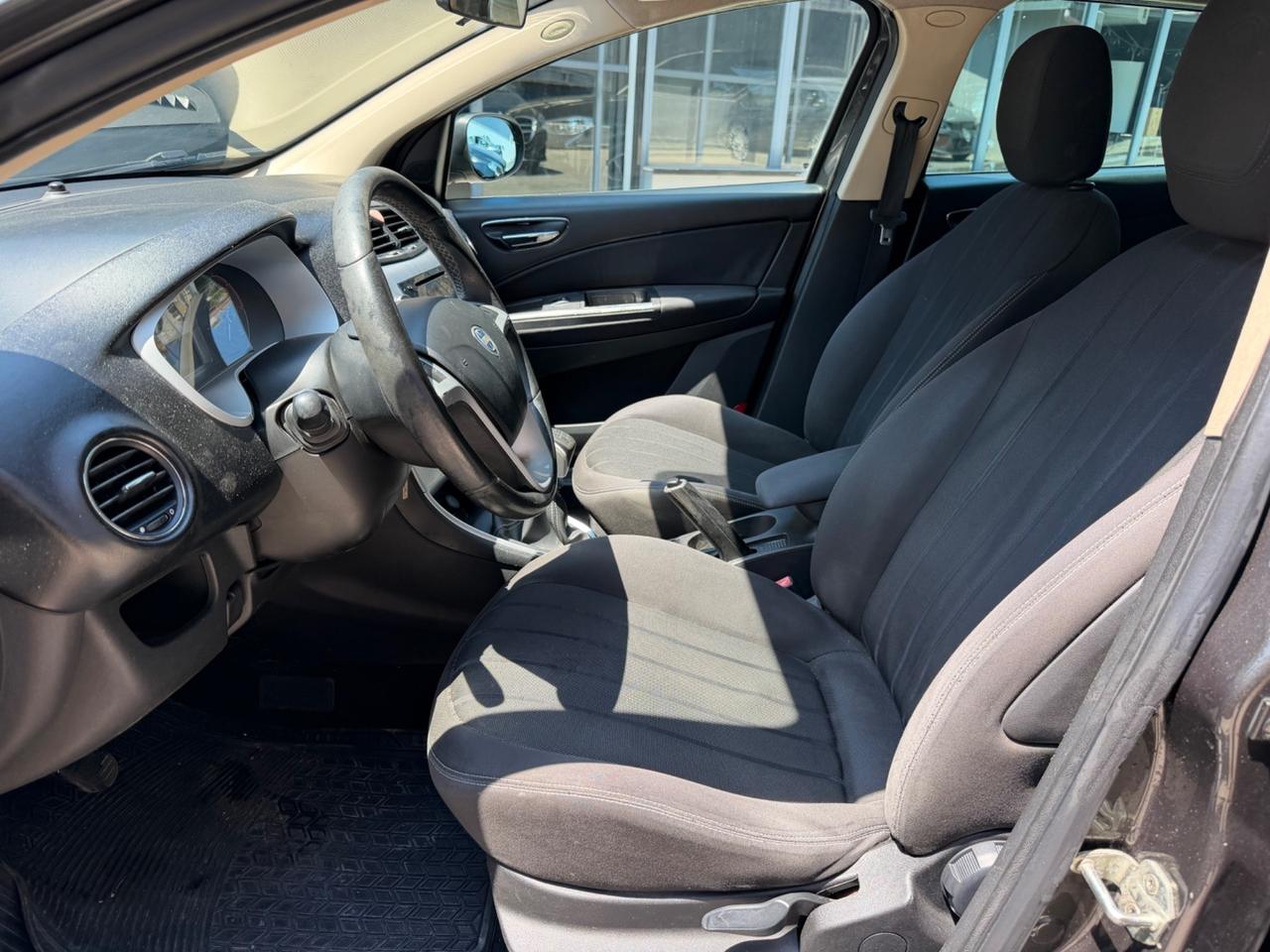 Lancia Delta 1.6 MJT DPF Gold 2011