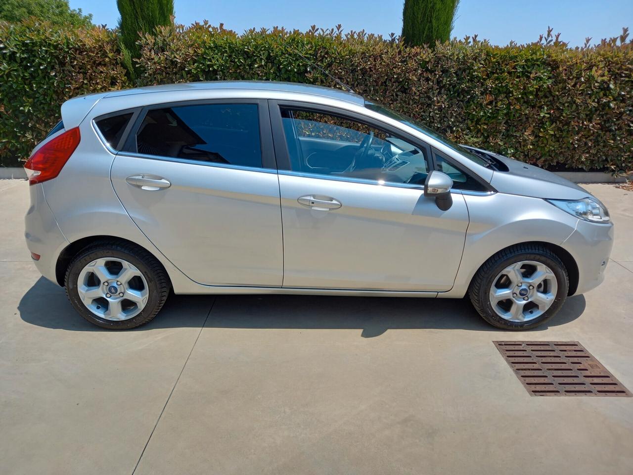 Ford Fiesta 1.4 TDCi 5p. Titanium SOLO 60000 KM