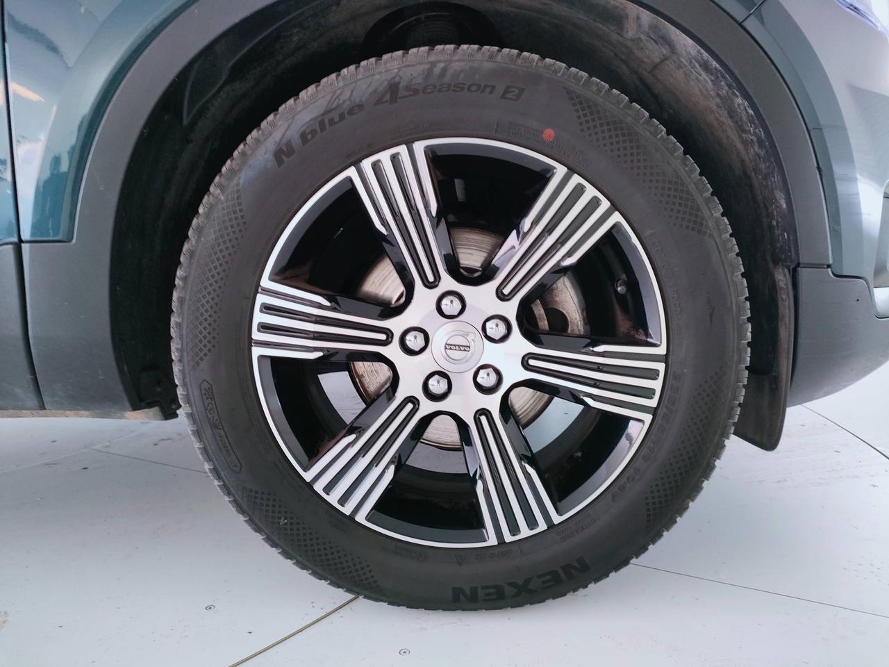 VOLVO XC40 - XC40 2.0 d3 Inscription