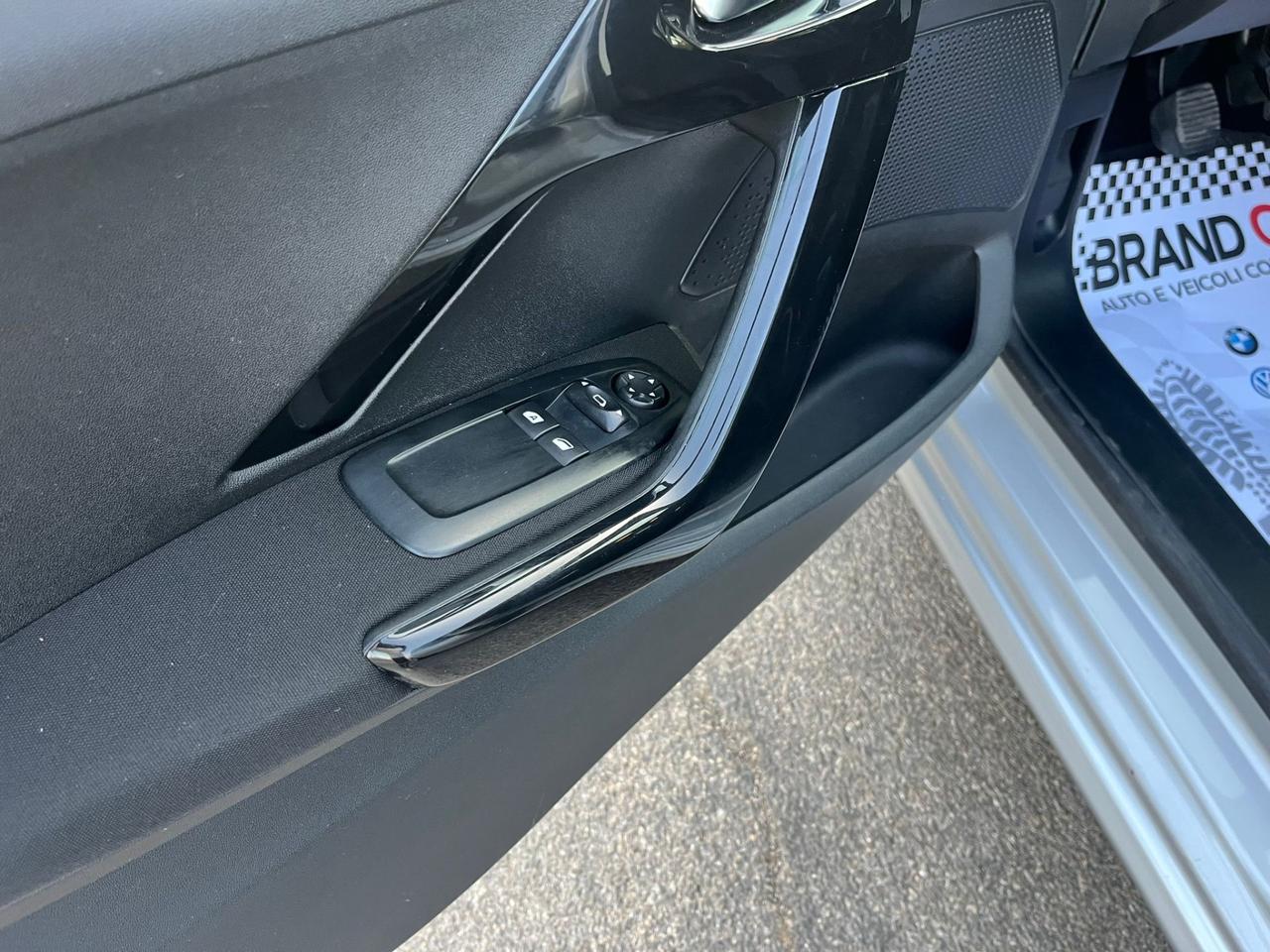 Peugeot 208 1.4 HDi 68 CV 5 porte Unipro 2014