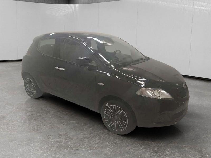 Lancia Ypsilon 1.0 firefly hybrid Platino s&s 70cv