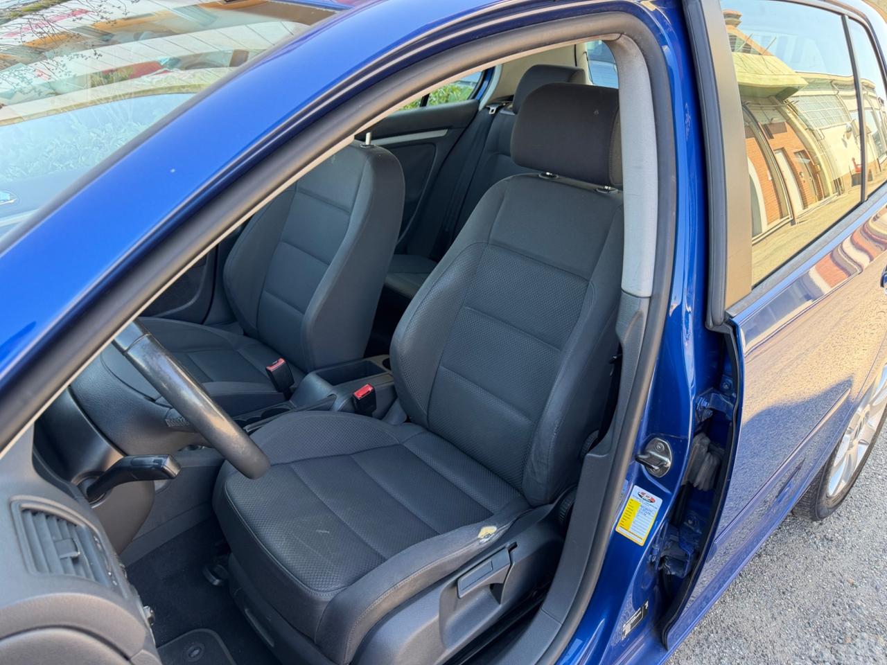 Volkswagen Golf 1.6 16V FSI 5p. Sportline