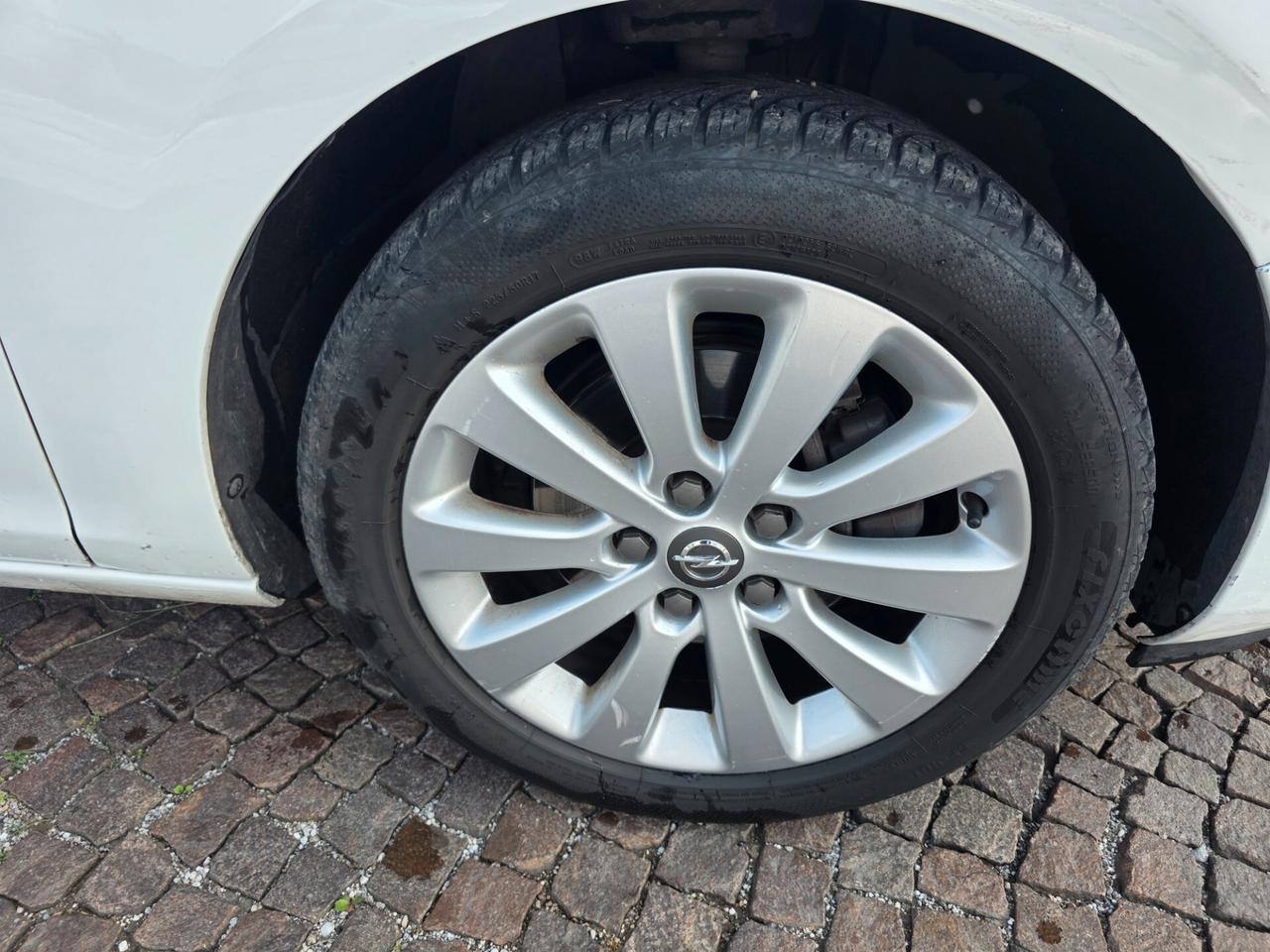Opel Astra 1.7 CDTI 110CV 5 porte Cosmo con 276.000km Neopatentati ok