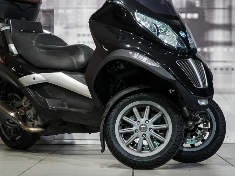 Piaggio MP3 400