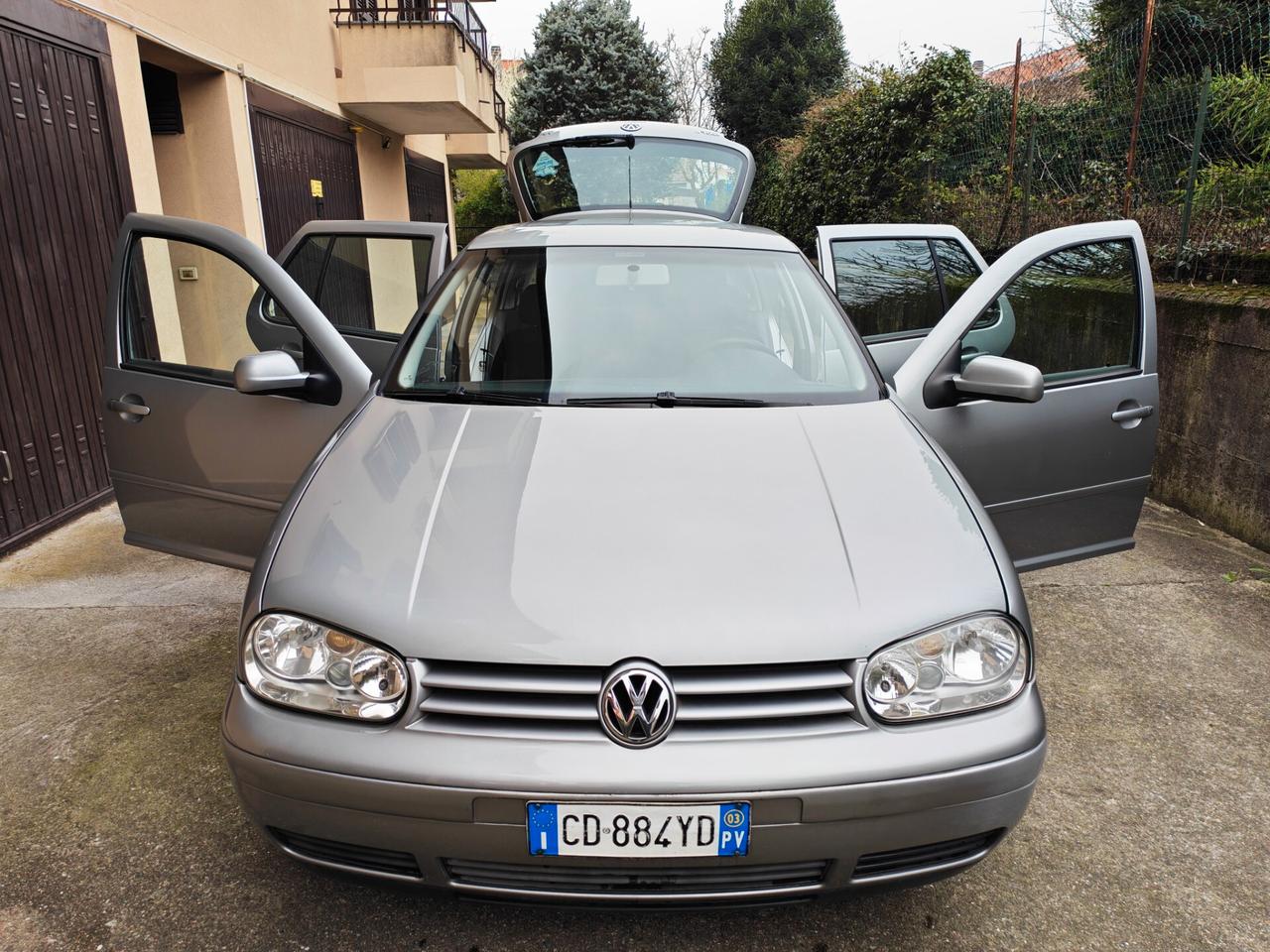 Volkswagen Golf 1.6 BENZINA 105cv Highline / 81.000km