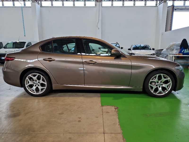 ALFA ROMEO GIULIA 2.2 Turbo AT8 160CV Executive 4 PORTE BERLINA