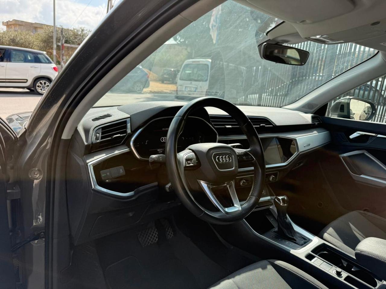 Audi Q3 2.0 TDI 150 CV Business