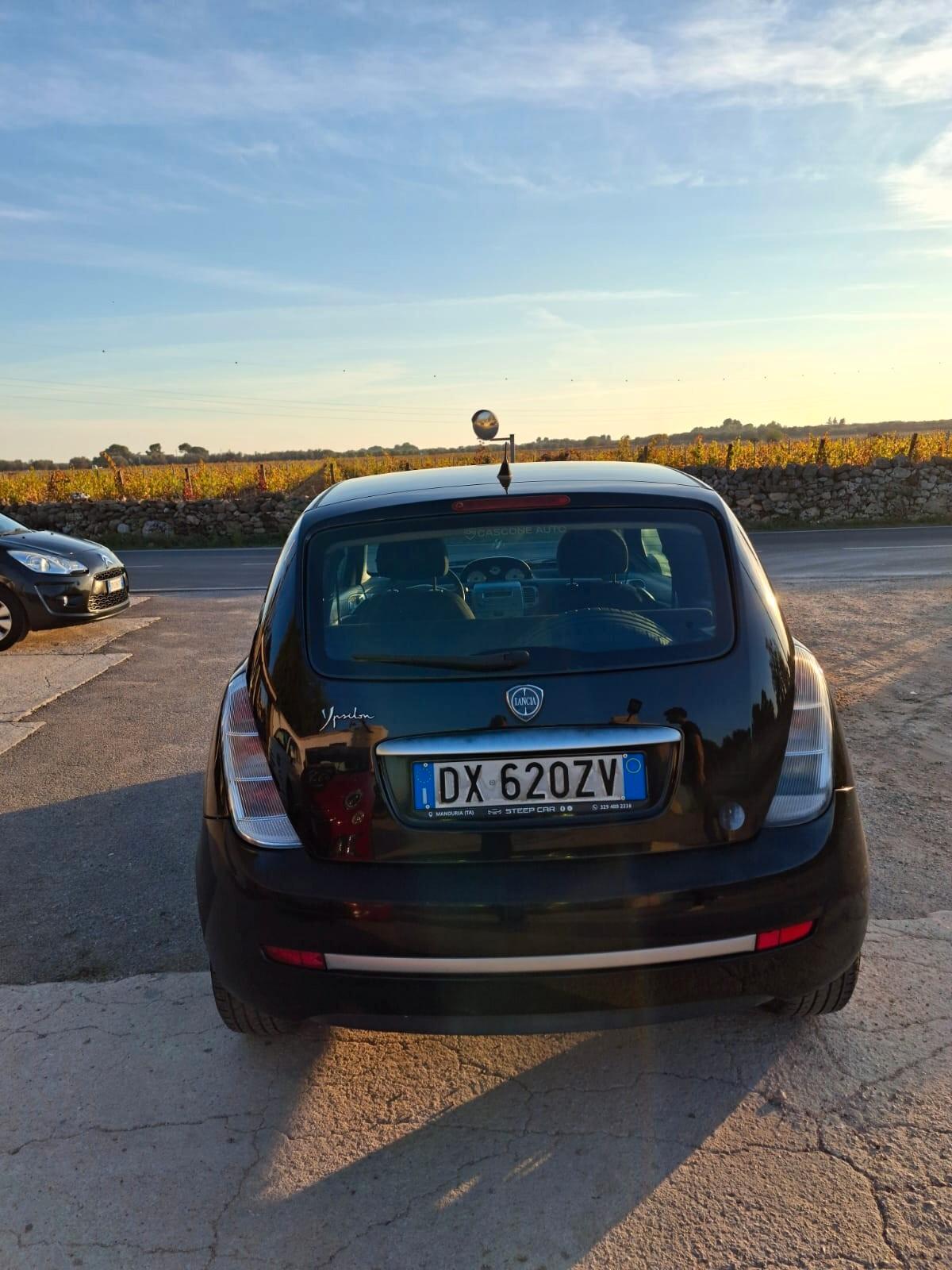 Lancia Ypsilon 1.4 Platino Ecochic GPL