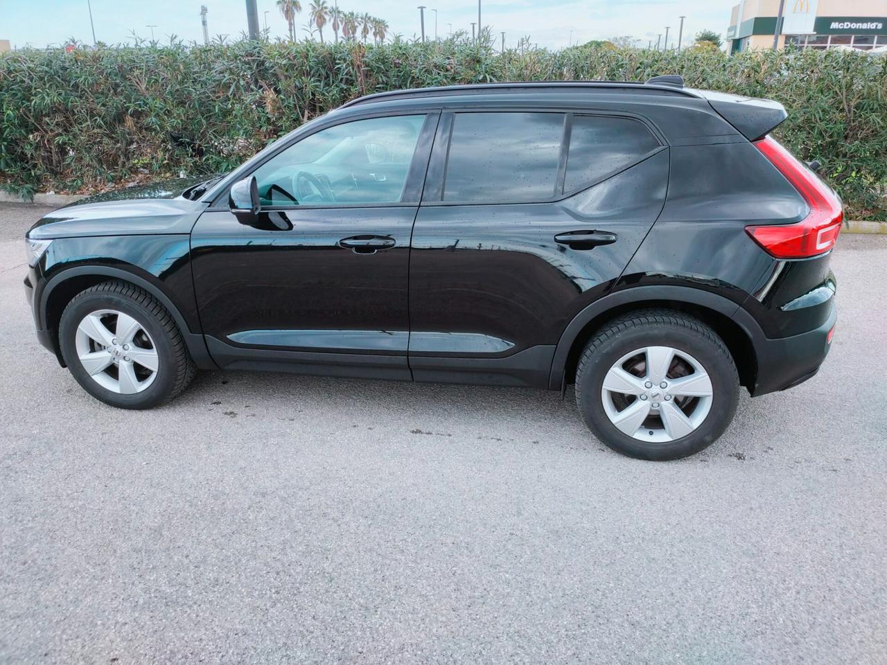 Volvo XC40 D3 Business Plus +RETROCAMERA