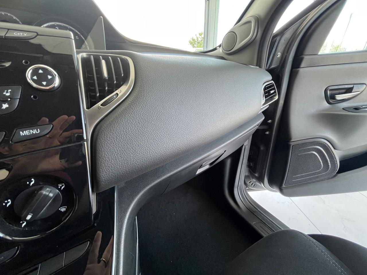 Lancia Ypsilon 1.2 69 CV 5 porte Platinum FULL