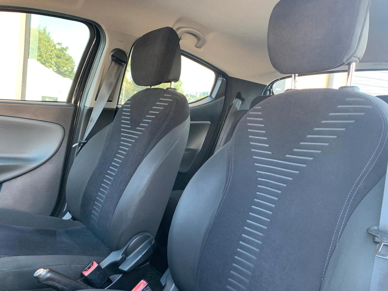Lancia Ypsilon 1.2 69 CV S&S Silver Neopat.