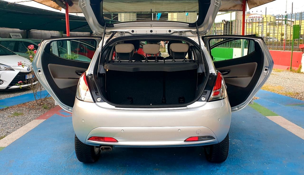 LANCIA YPSILON 1.2 BENZINA G.P.L DI CASA 76MILA KM EURO 6