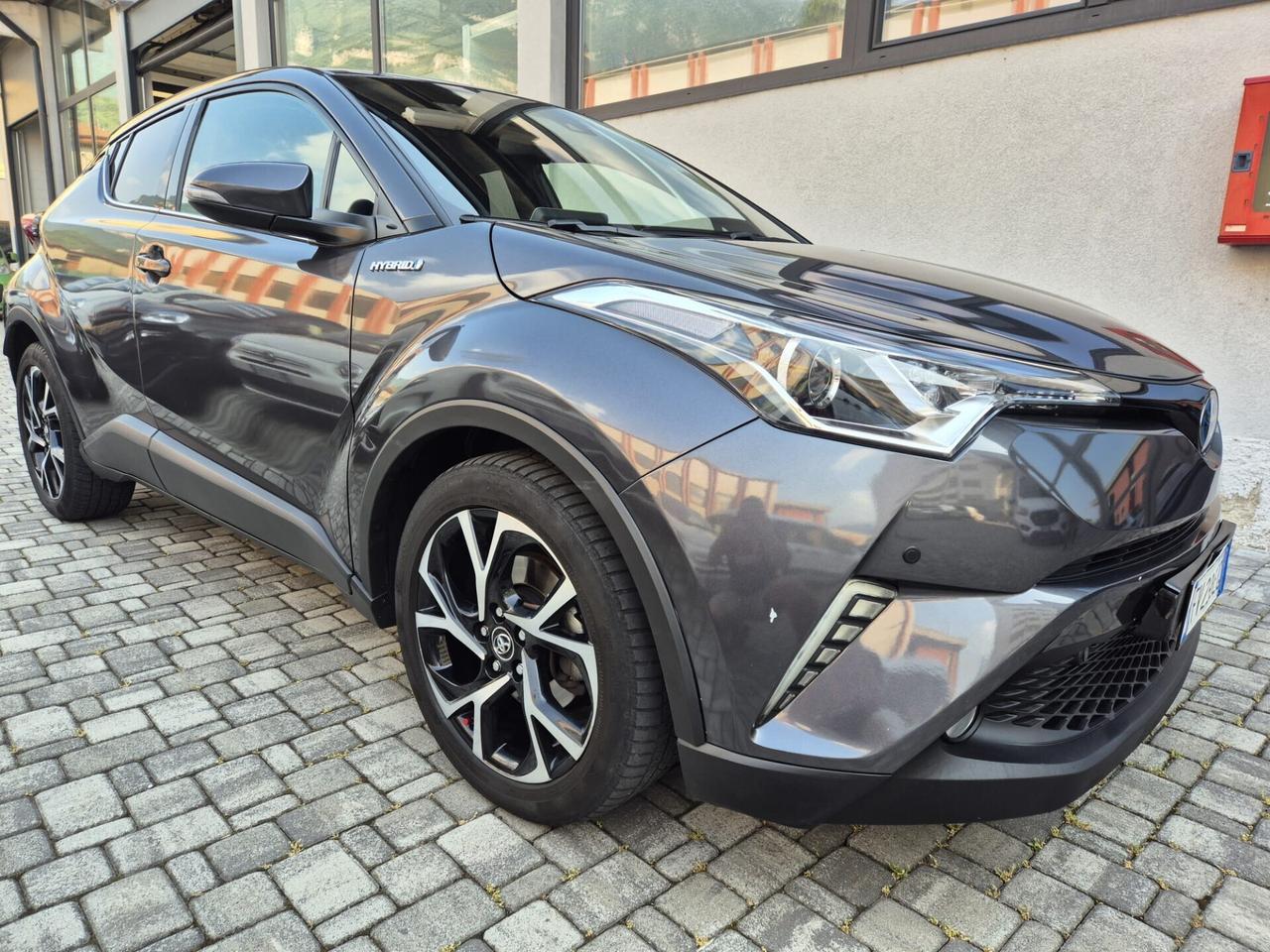 Toyota C-HR 1.8 Hybrid E-CVT Trend