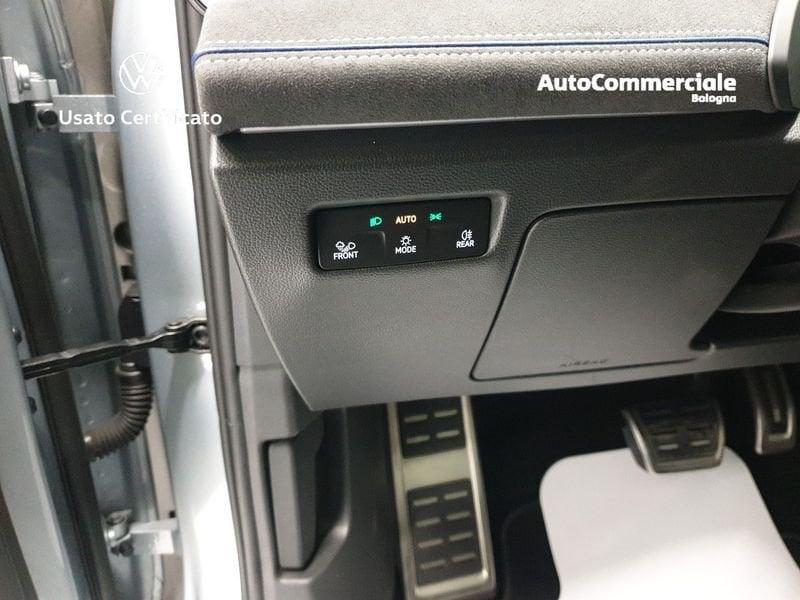 Volkswagen Passat Passat 1.5 eTSI 150CV ACT DSG R-Line Plus