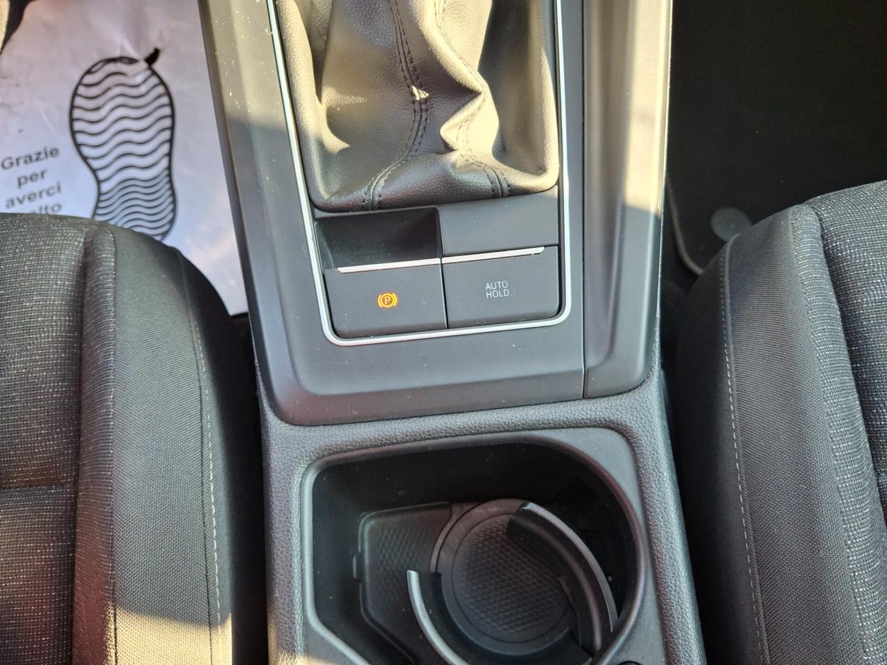 Volkswagen Golf 1.0 TSI EVO Life adatta anche neopatentati