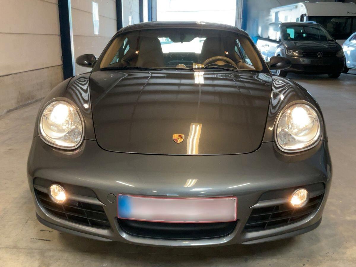 Porsche Cayman 2.7