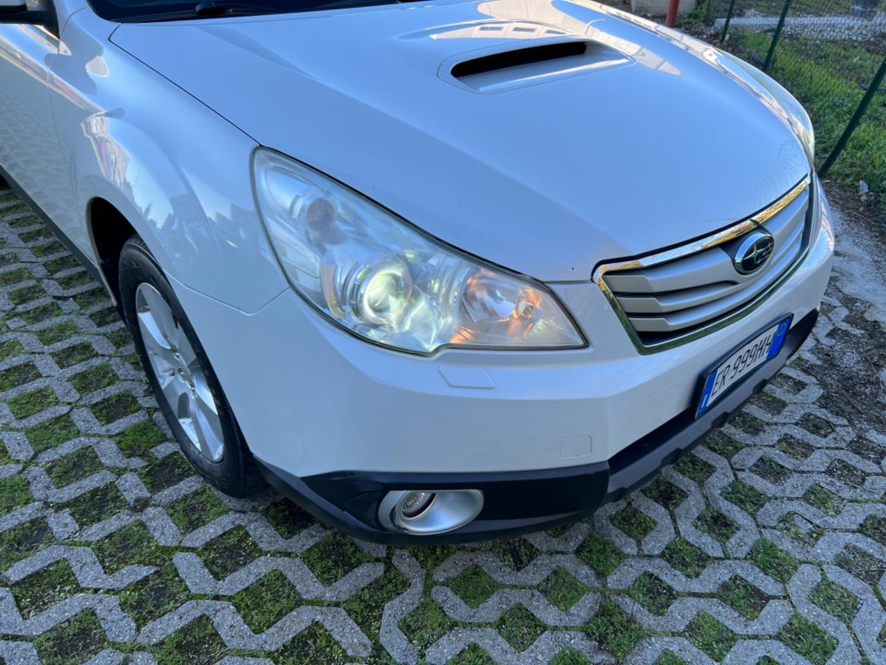 Subaru OUTBACK 2.0D Exclusive*Tetto*Navi*Xenon