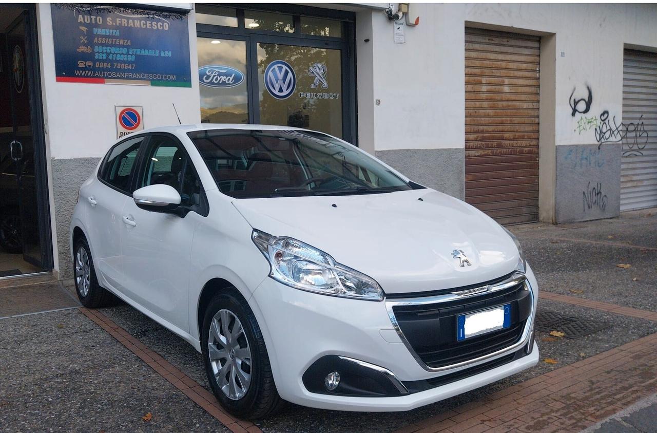 Peugeot 208 1.5 Business 100cv -2019