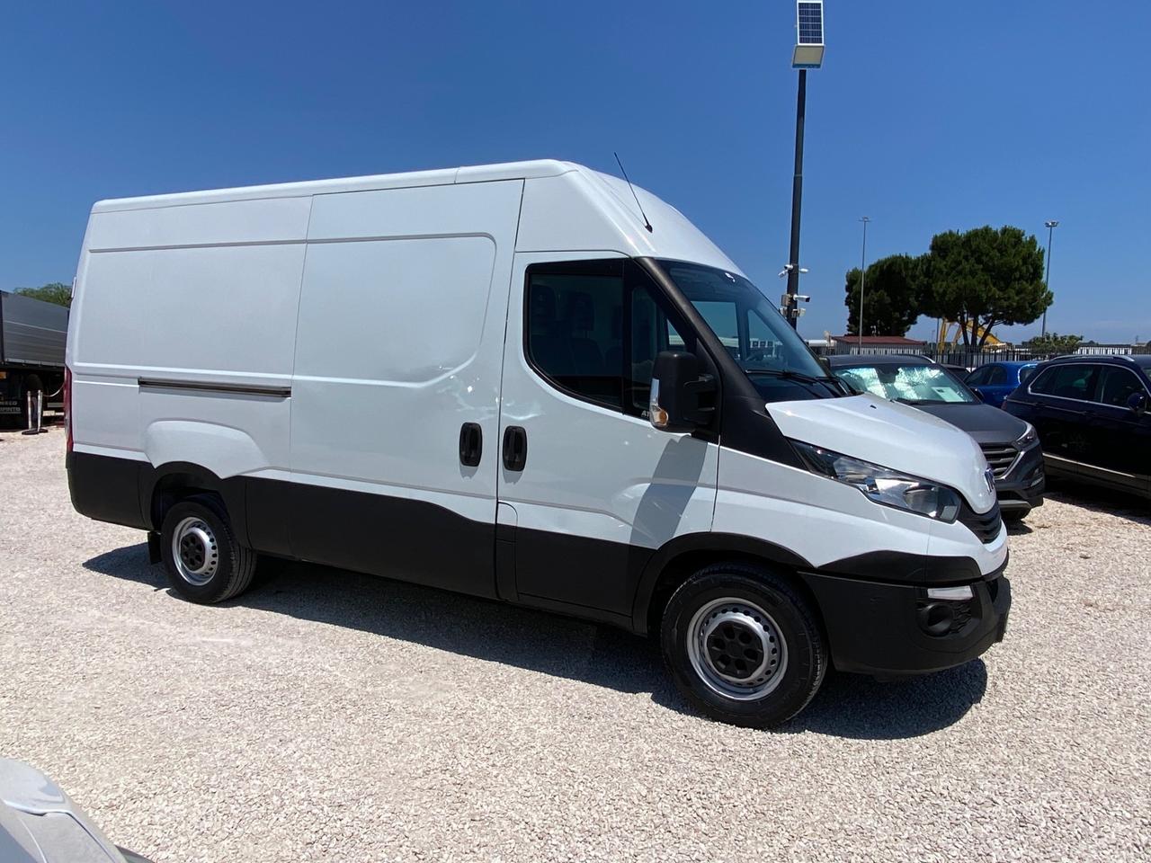 Iveco Daily 35S14 2.3 MTJ IVA ,AUTOCARRO LAMIERATO