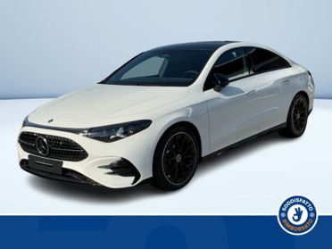 Mercedes-Benz CLA 220 Automatic 4Matic Coupé AMG Line Premium