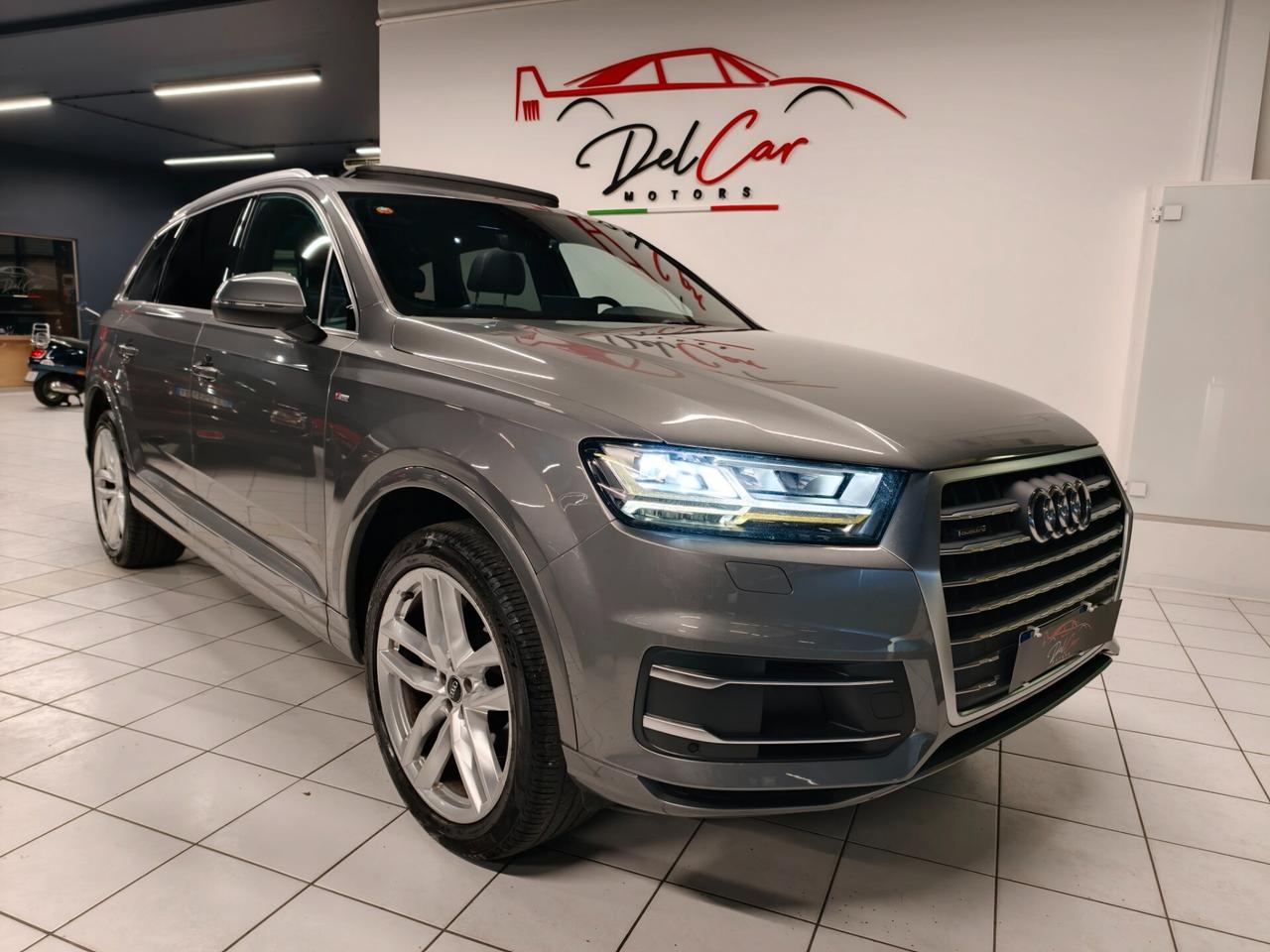 Audi Q7 3.0 TDI 272 CV quattro S Line Tetto Sospensioni