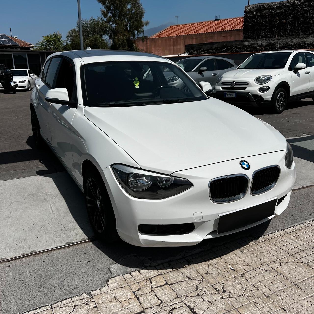 Bmw 114 114d 5p. Unique