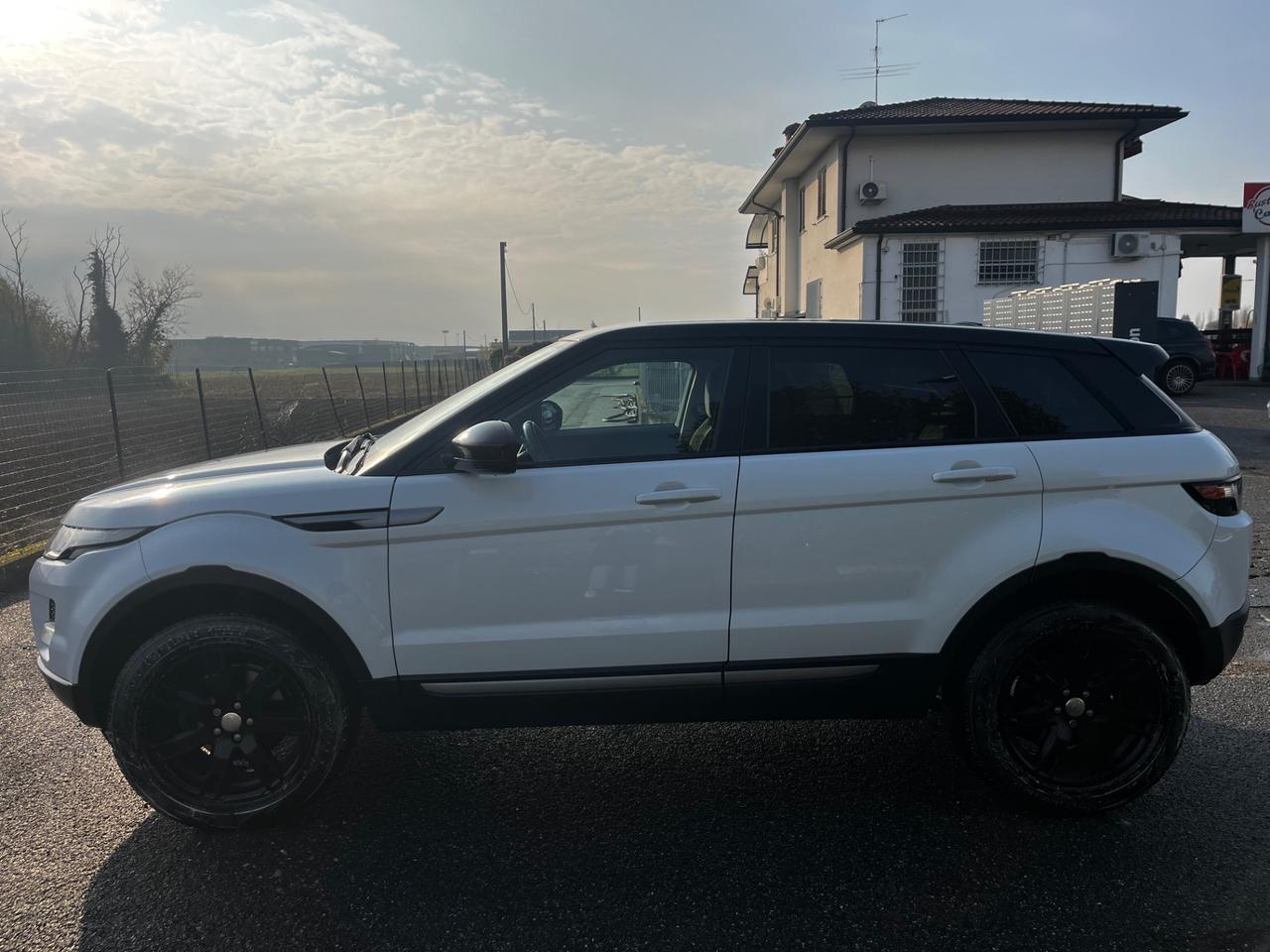 Land Rover Range Evoque 2.2 TD4 5p. Pure Tech Pack Launch Edition