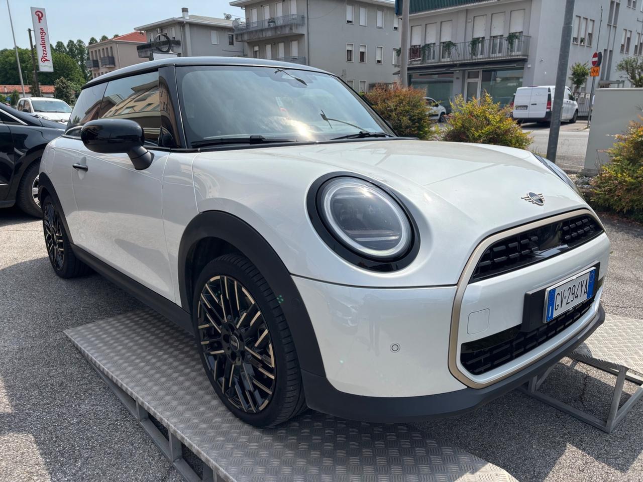 Mini 1.5 Cooper Essential