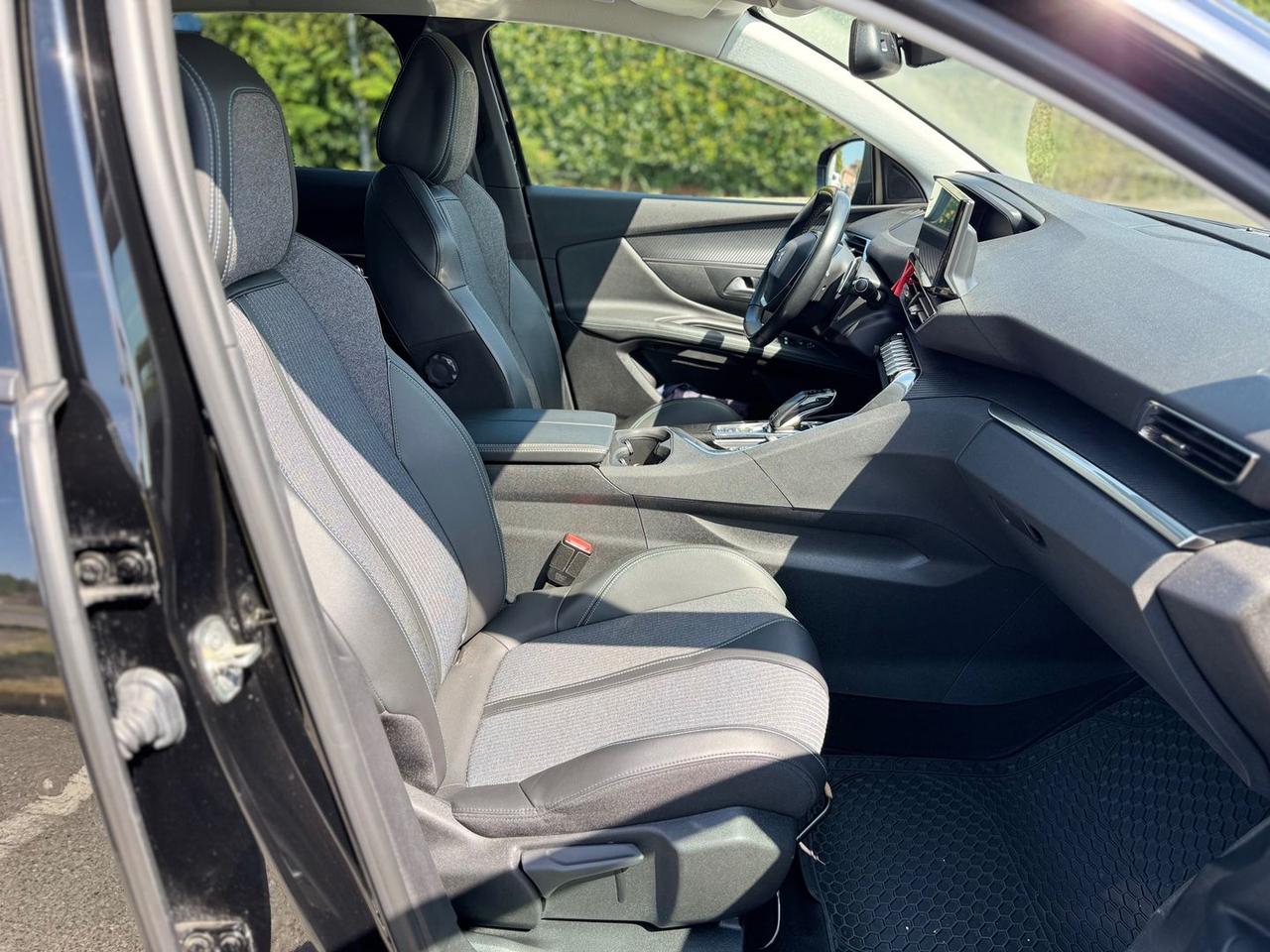 Peugeot 3008 Allure 1.5 Blue HDI 130 #5939
