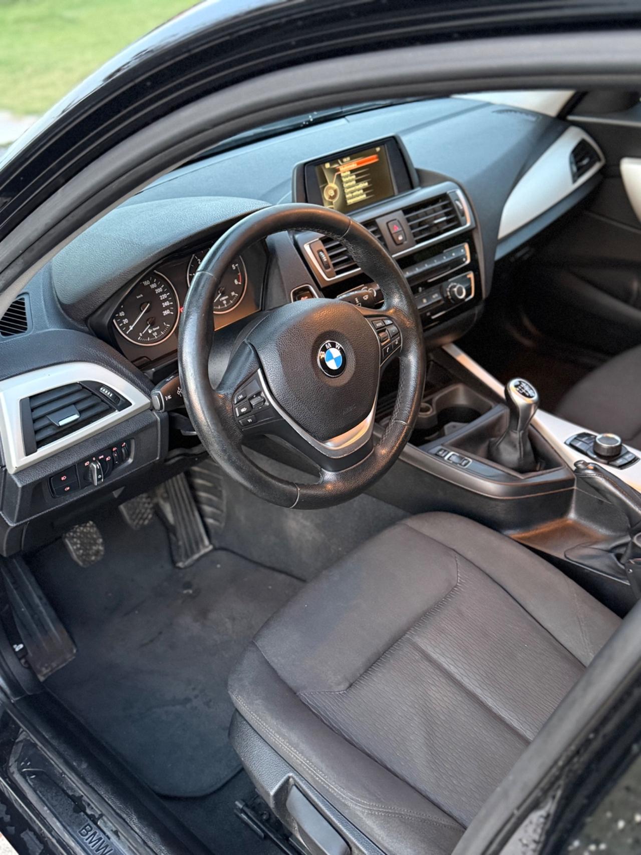 Bmw 116 116d 5p. Urban