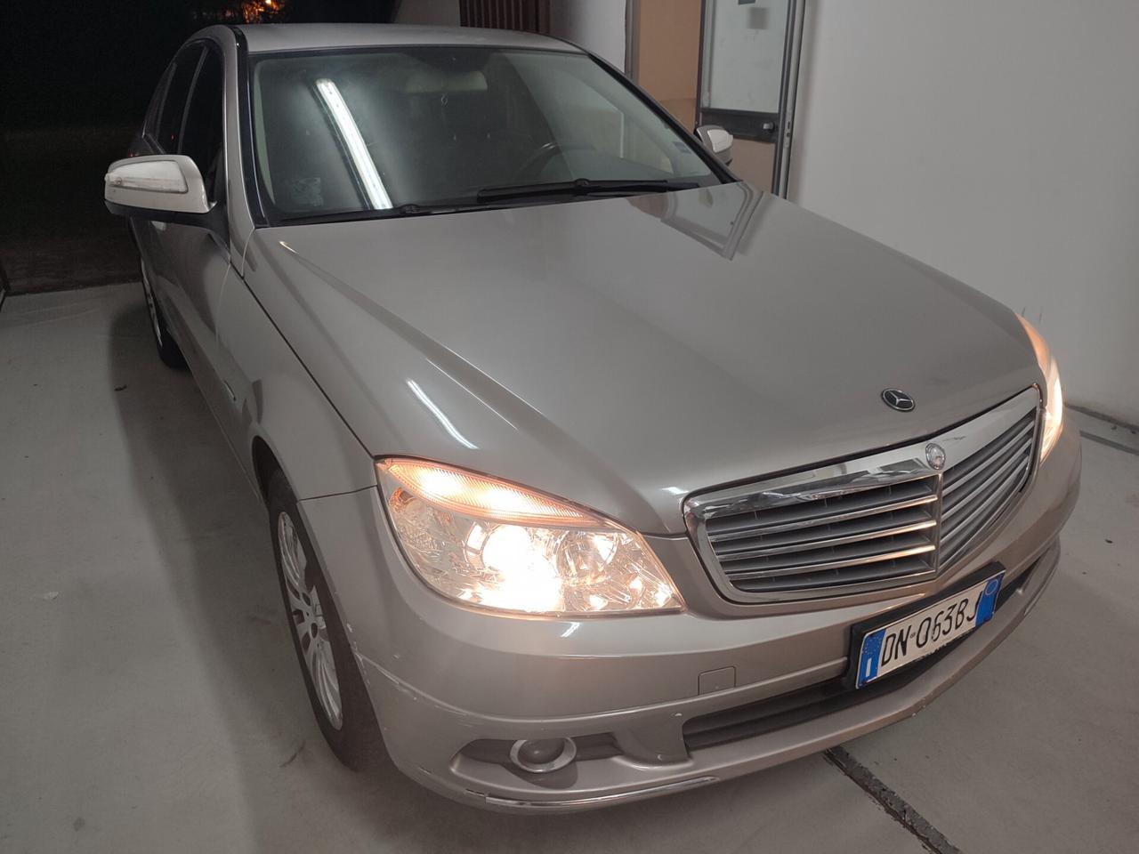 MERCEDES CLASSE C200 BERLINA A METANO POCHI KM GANCIO