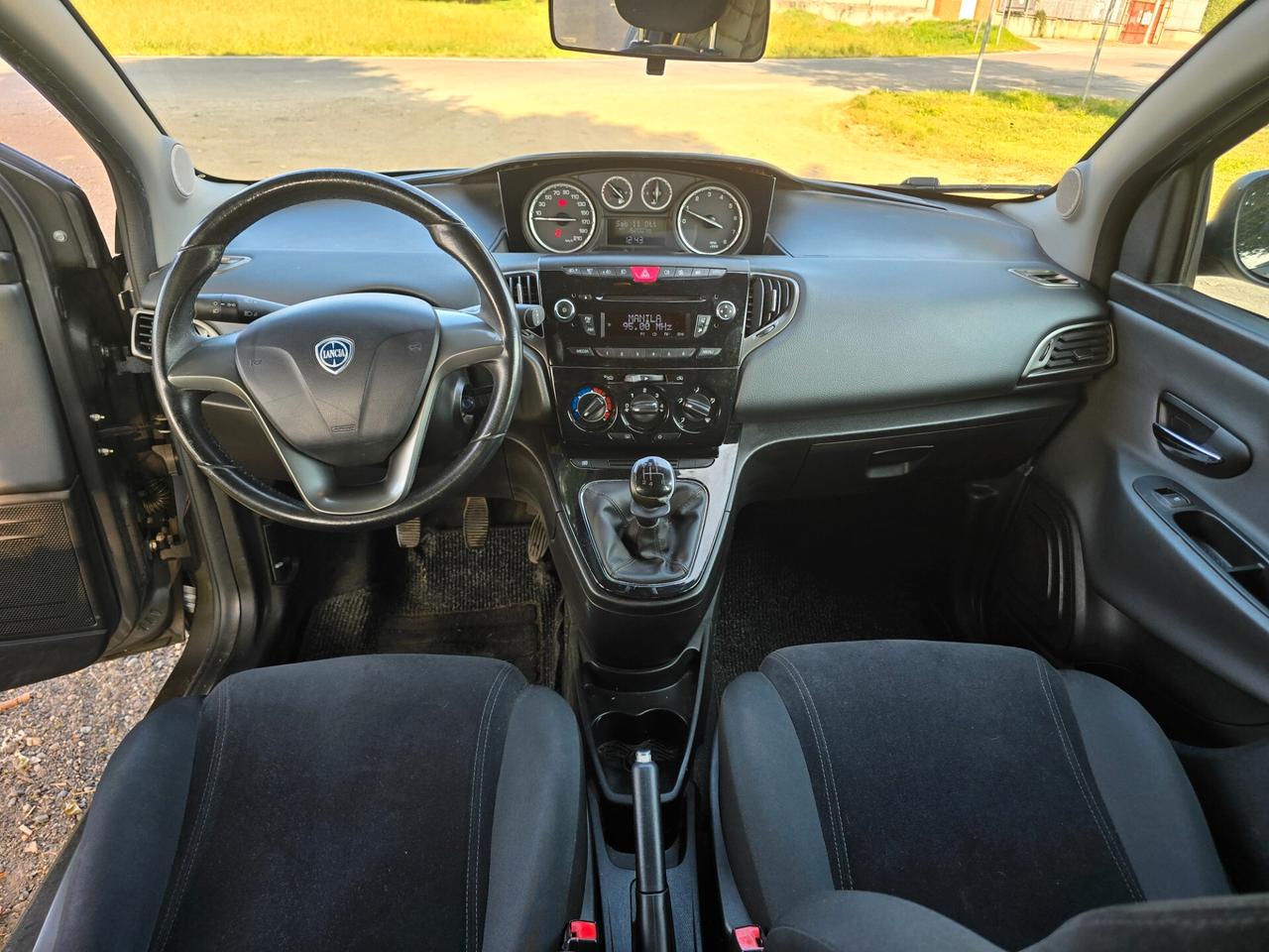 Lancia Ypsilon 1.2 69 CV 5 porte S&S Bi Color