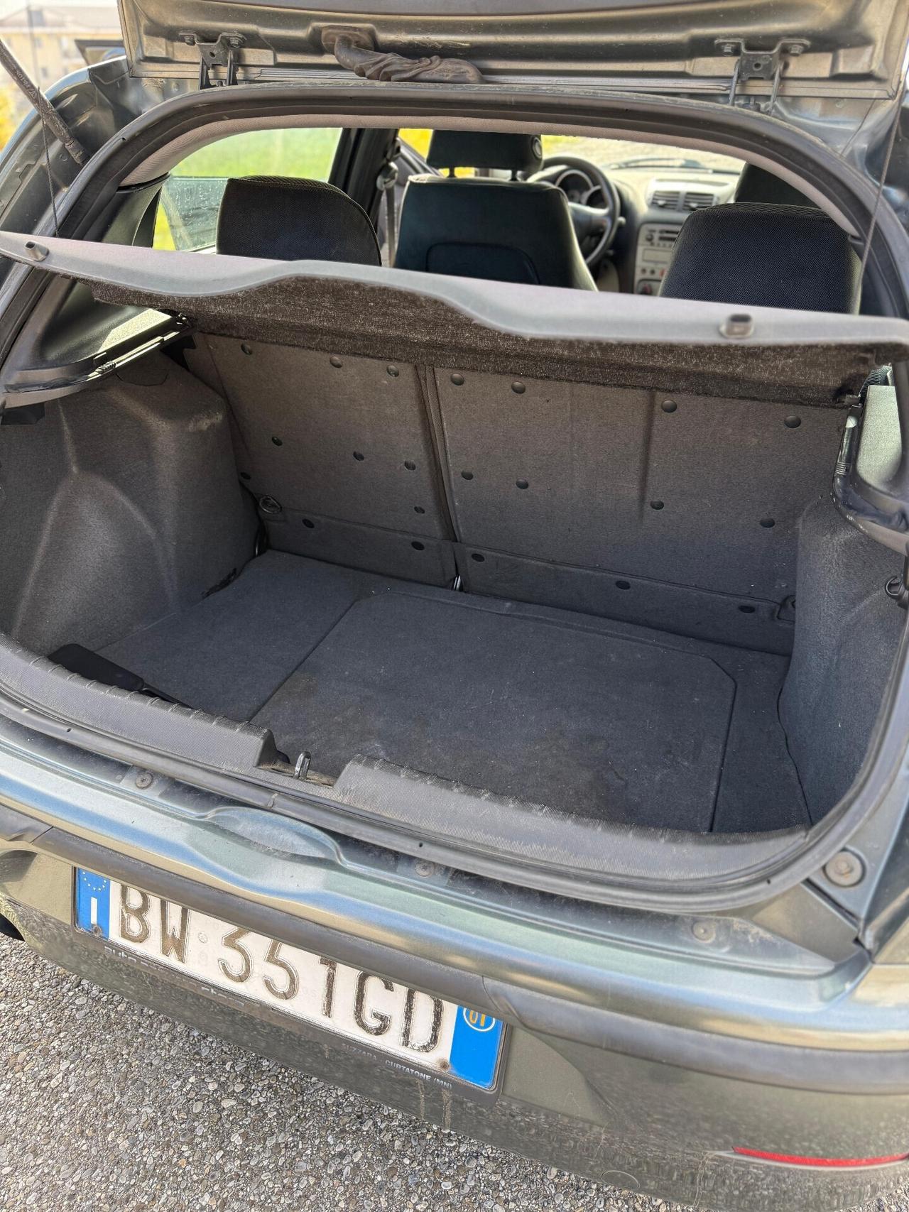 Alfa Romeo 147 1.9 JTD (115 CV) cat 5p. Distinctive