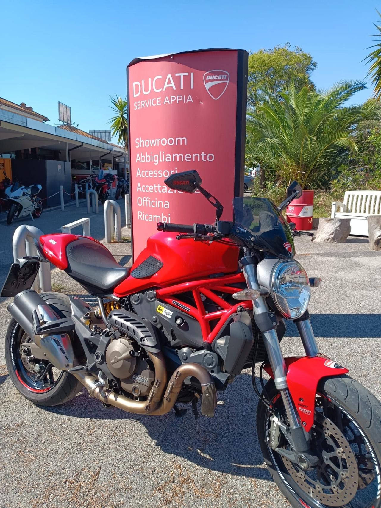 Ducati Monster 821 RED