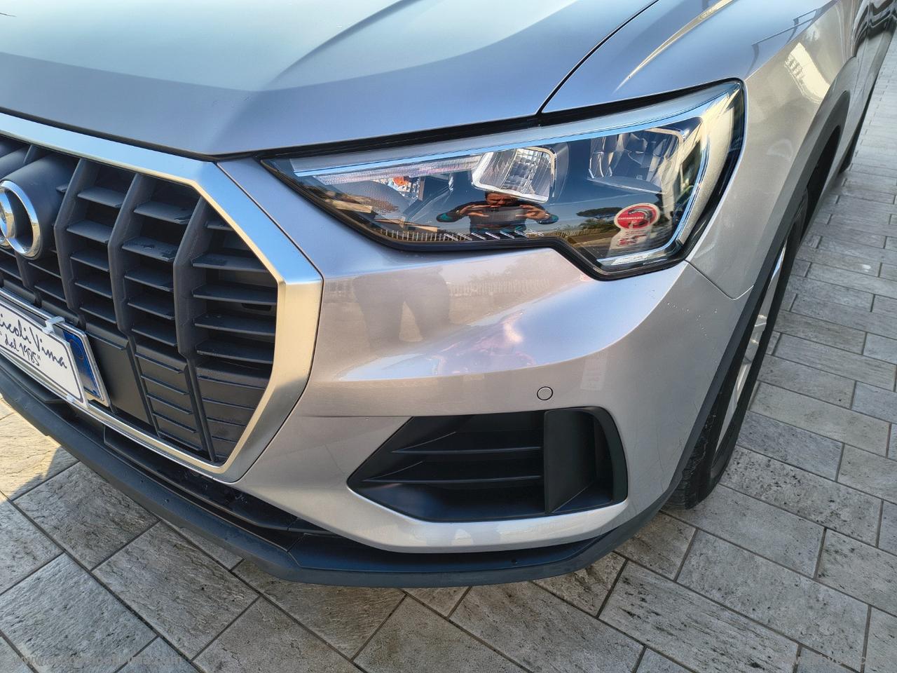 AUDI Q3 35 TDI S tronic Business