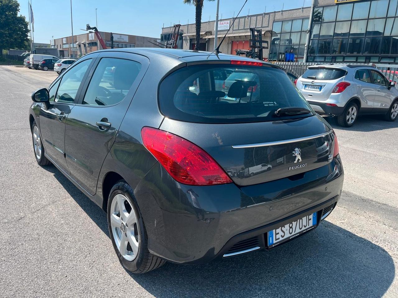 Peugeot 308 1.6 8V e-HDi 112CV