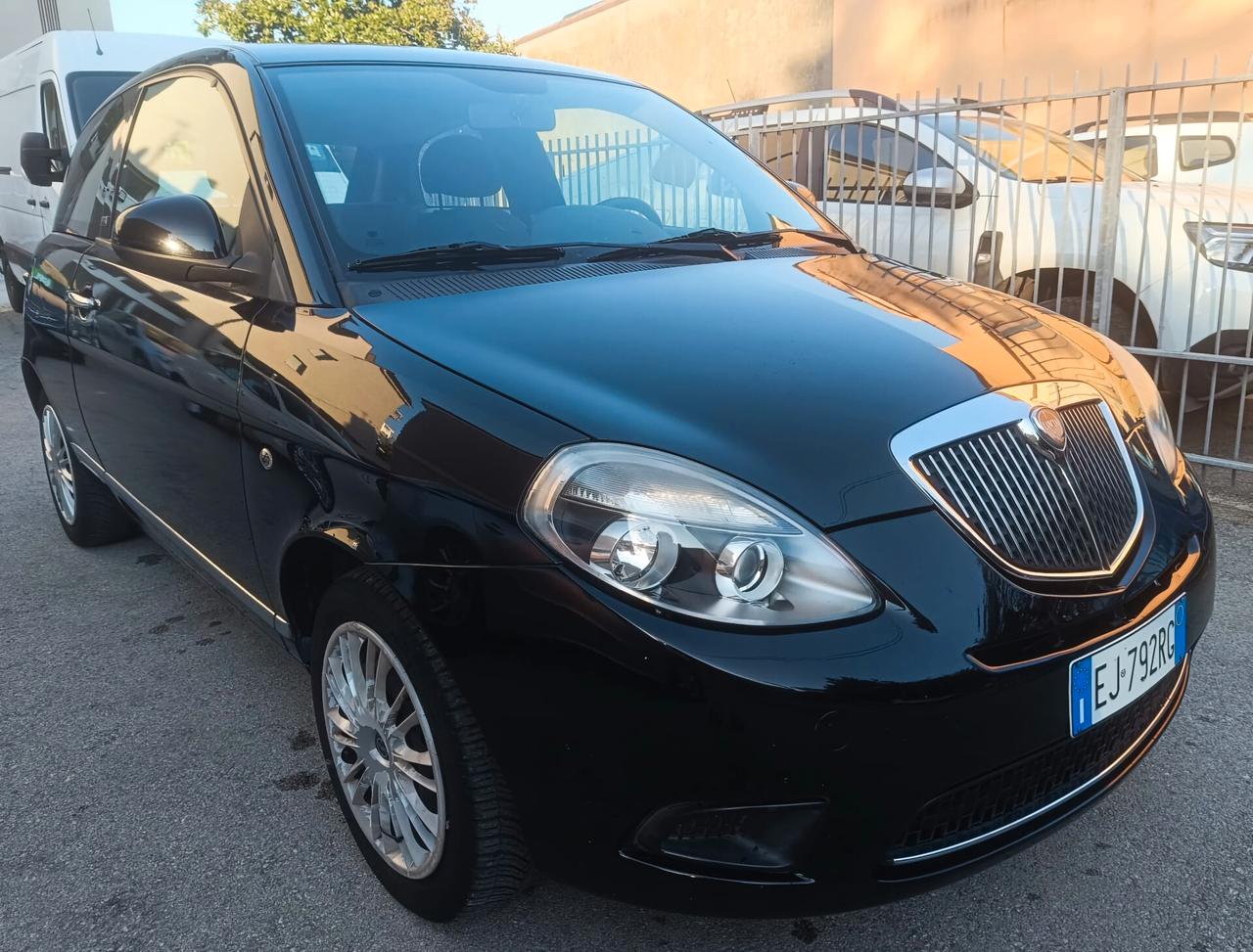 Lancia Ypsilon 1.2 69 CV