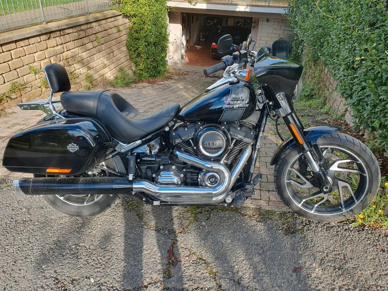 HARLEY DAVIDSON SPORT GLIDE PARI AL NUOVO