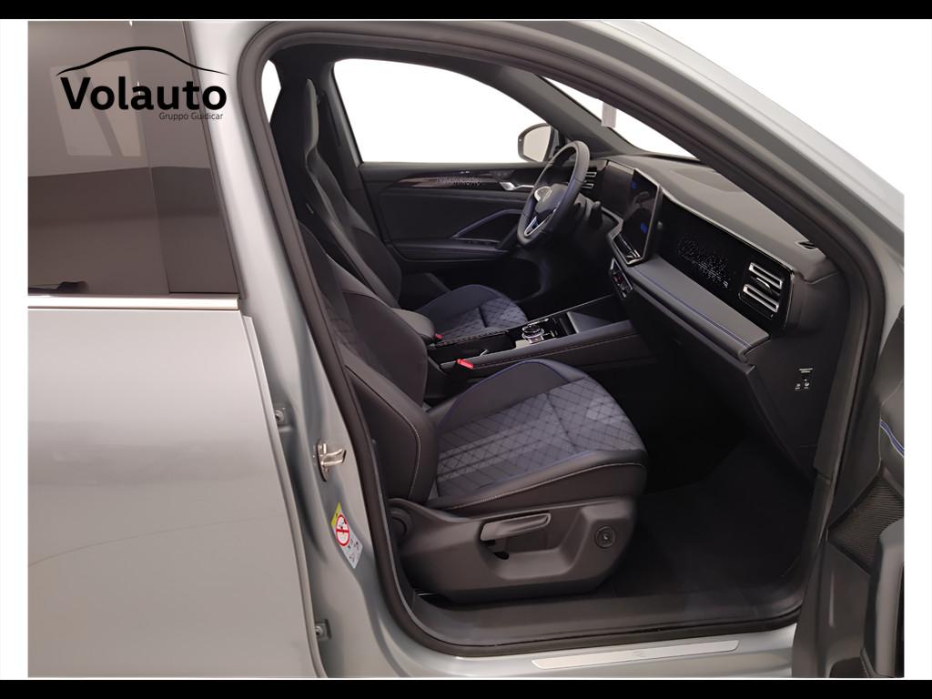 VOLKSWAGEN Tiguan III 2024 - Tiguan 2.0 tdi R-Line 150cv dsg