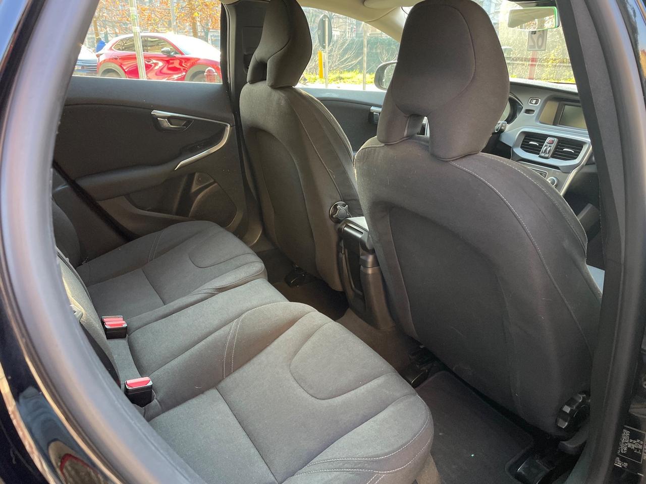 Volvo V40 2.0 D2 120cv MOMENTUM/GARANZIA 12 MESI