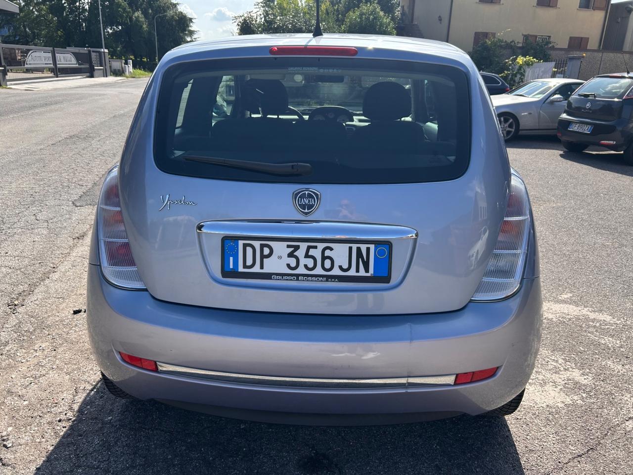 Lancia Ypsilon 1200 neopatentati