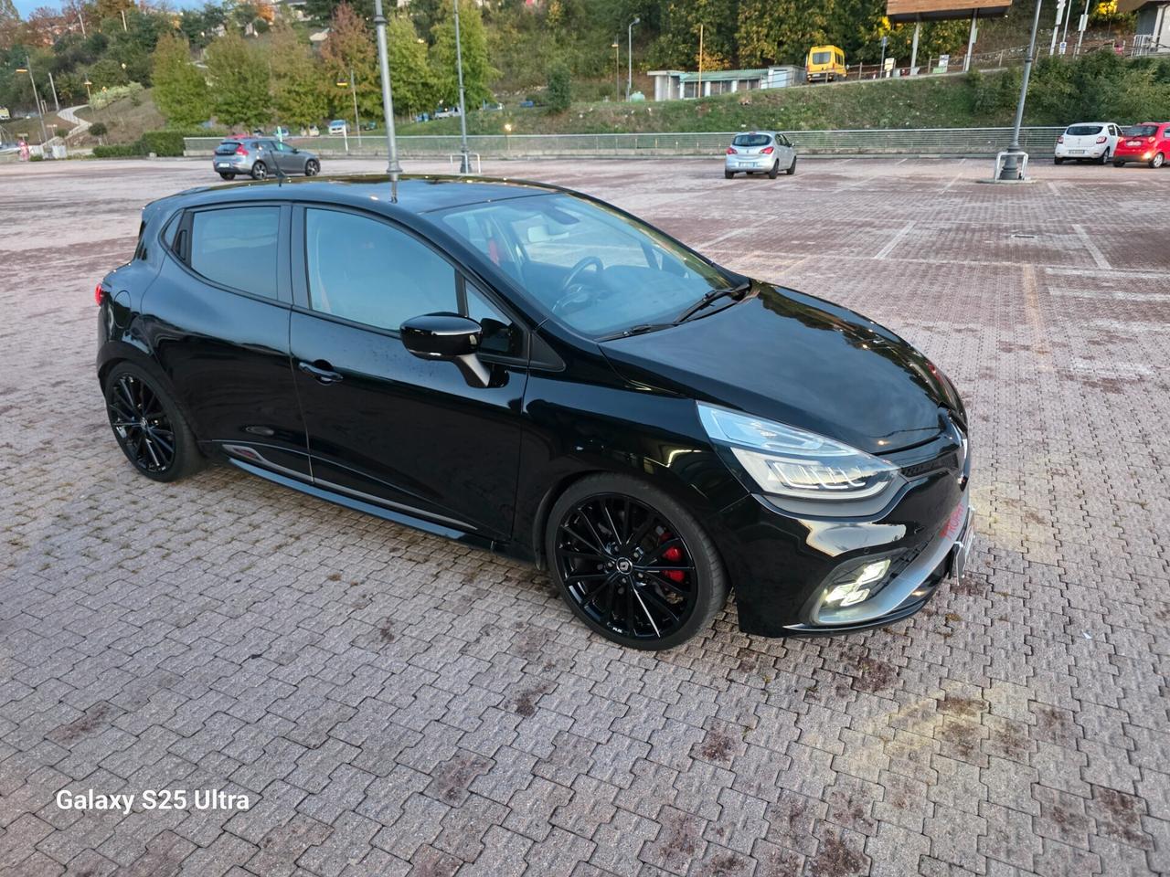 Clio rs trophy cv 220 valutiamo usato