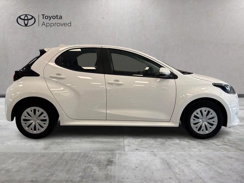 Toyota Yaris Hybrid Active MY22