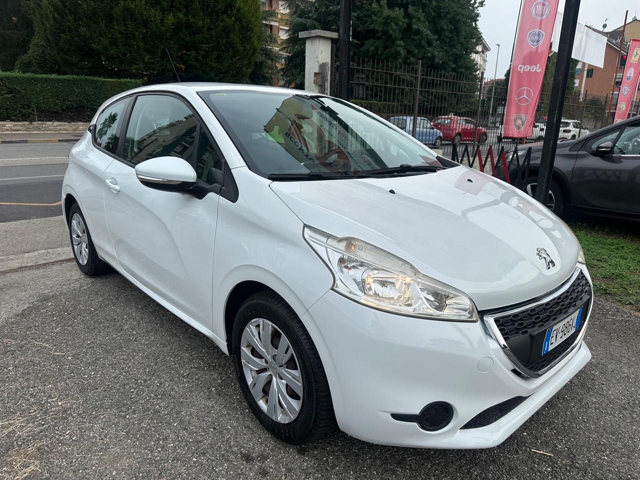 Peugeot 208 benzina