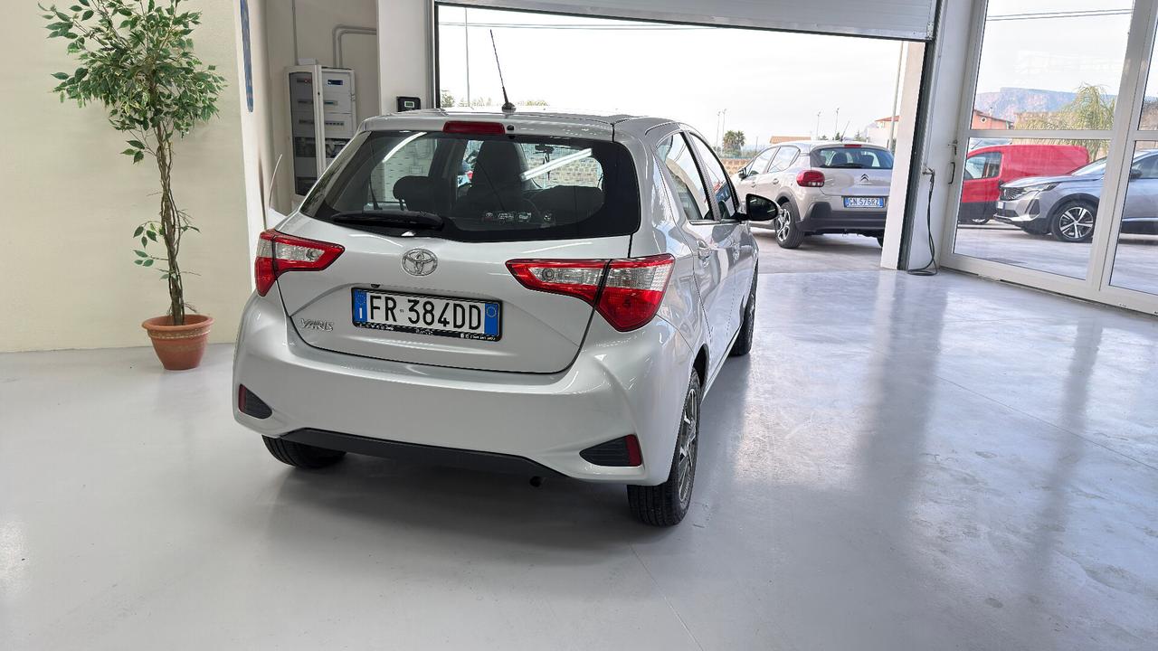 Toyota Yaris 1.0 5 porte Cool 69Cv.