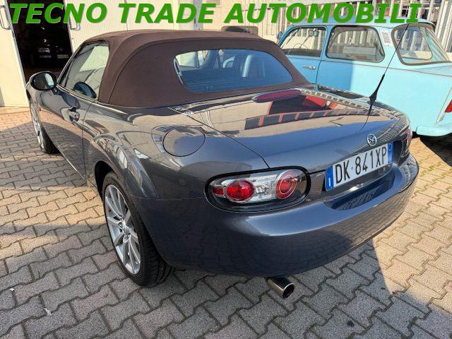 MAZDA MX-5 Roadster 2.0L 16V Wind