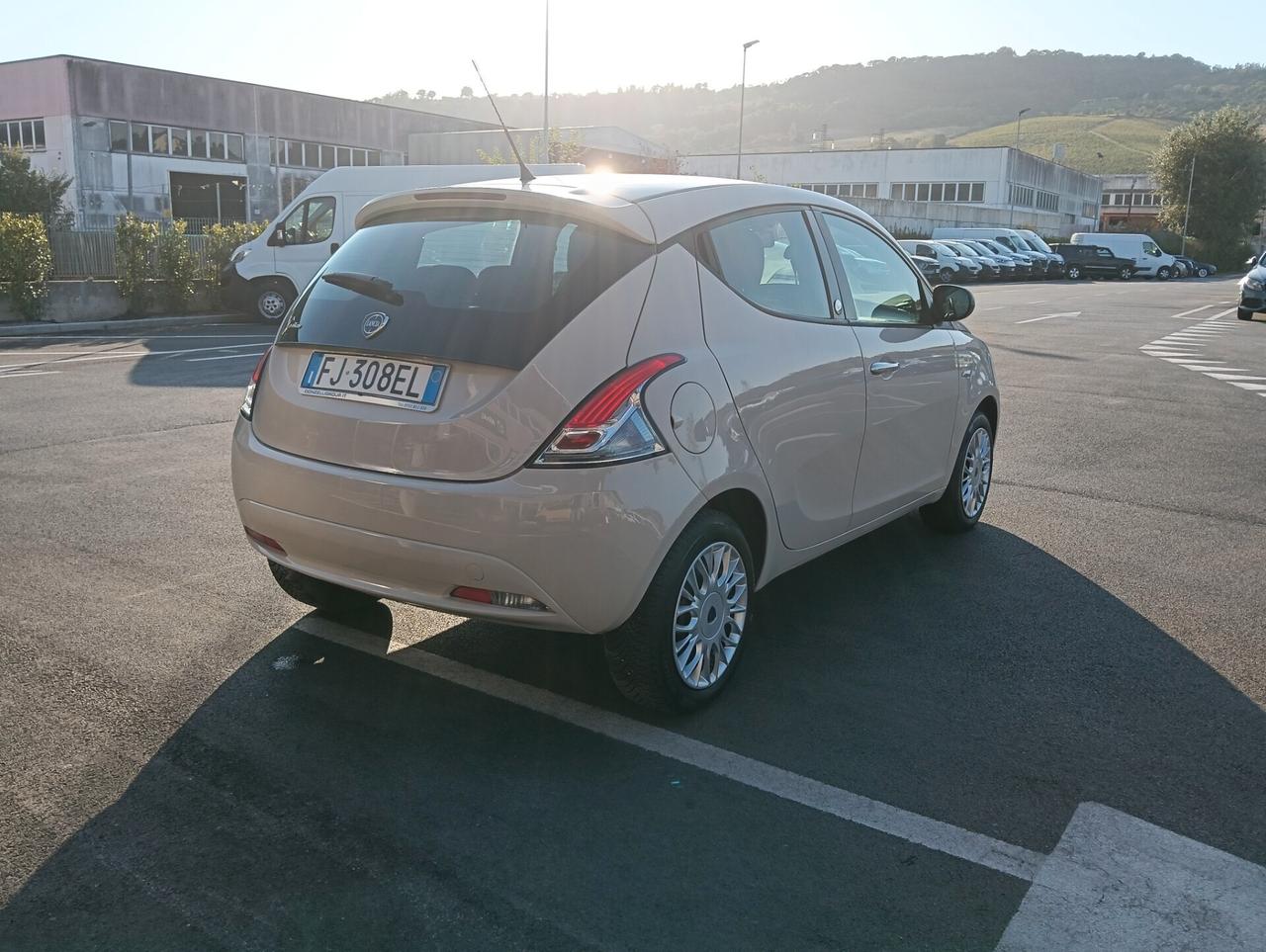 Lancia Ypsilon 1.2 69 CV 5 porte GPL Ecochic Silver