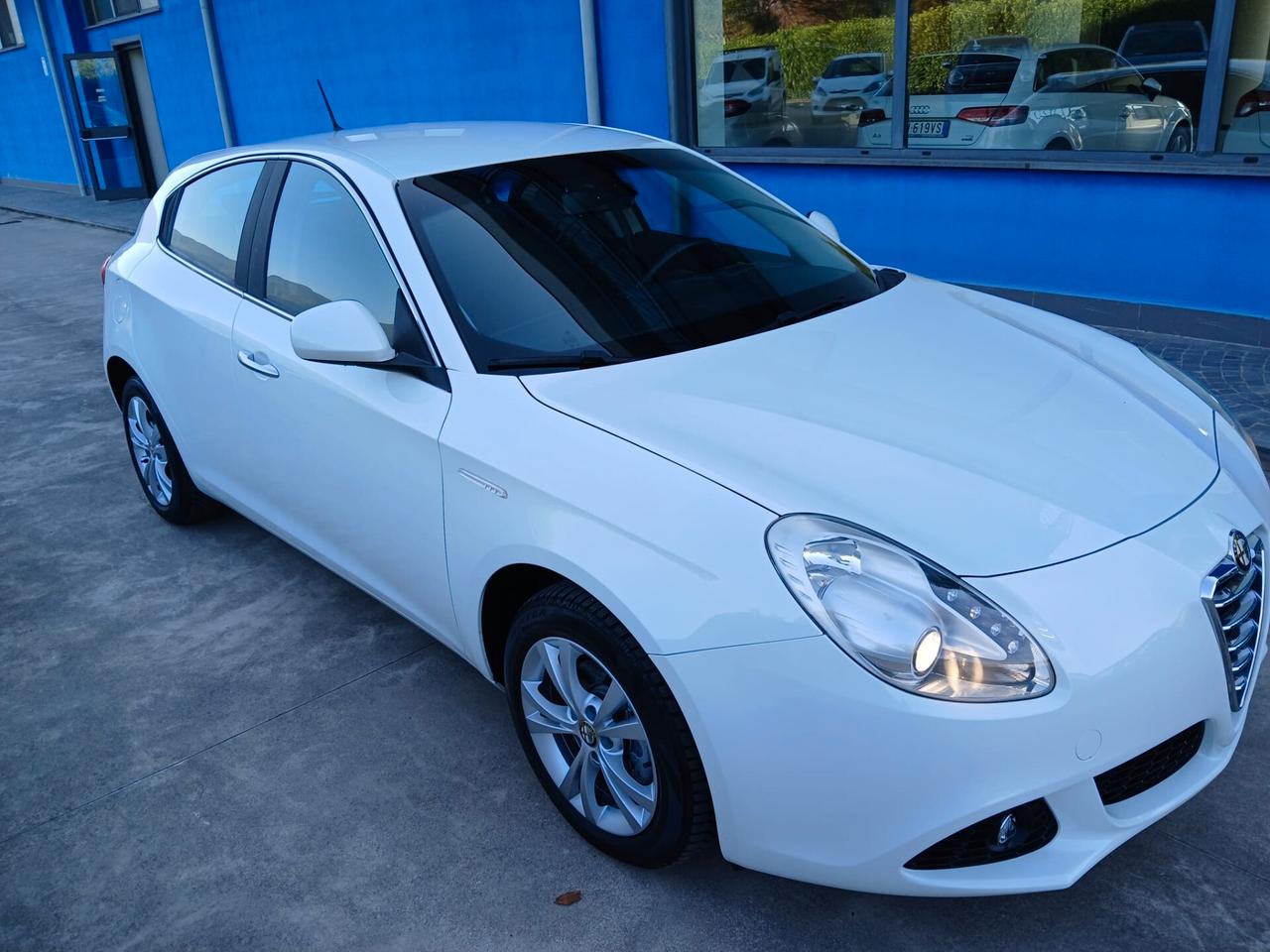 Alfa Giulietta 1.6JTDm 105cv Distinctive anno 2011