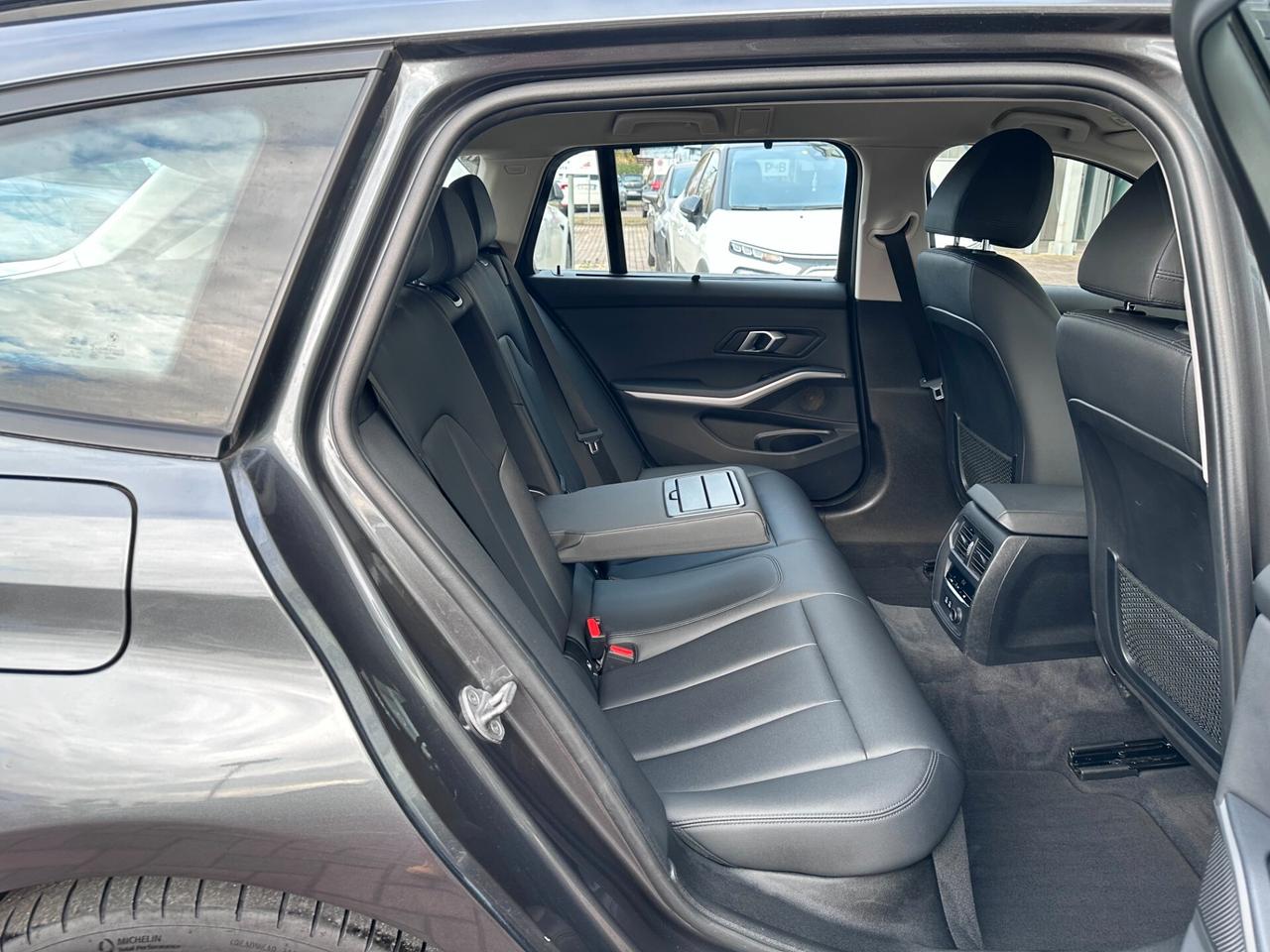 BMW 320d Touring xDrive AUTOMATICA EURO6D! PELLE!