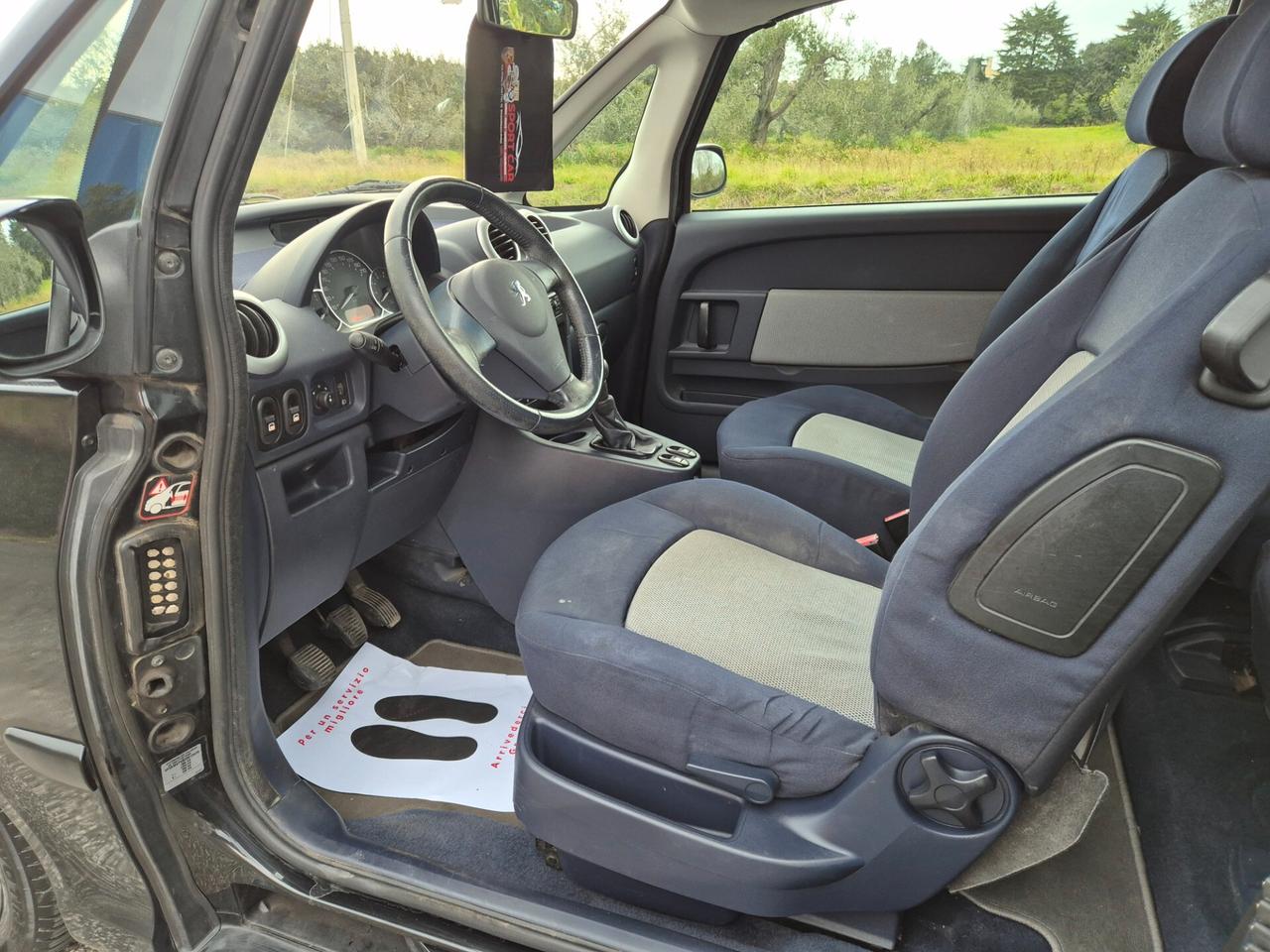 Peugeot 1007 1.4 Happy